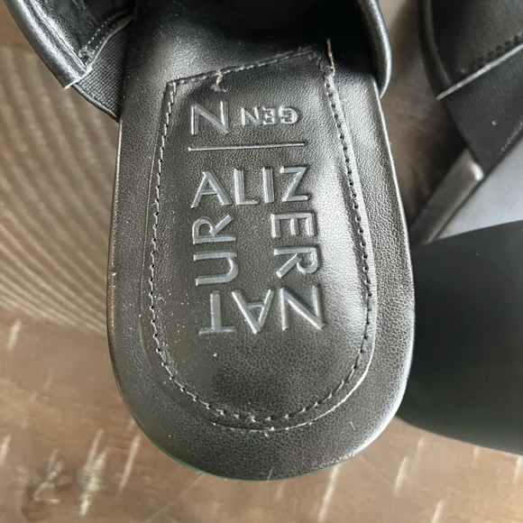 Naturalizer Gen N black heels 9.5 - Picture 4 of 5